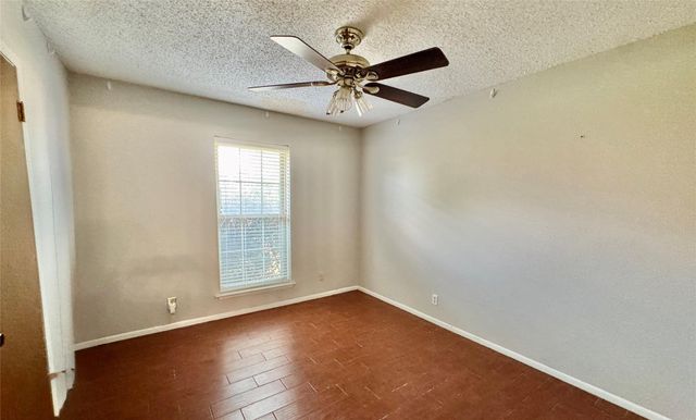 912 S 21st Street, Nederland, TX 77627