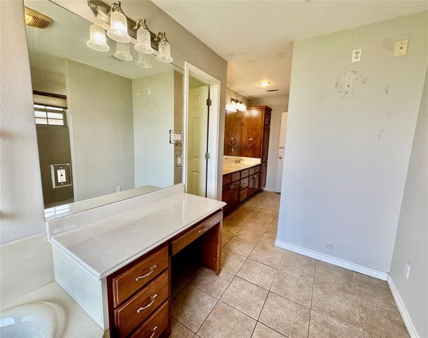 912 S 21st Street, Nederland, TX 77627