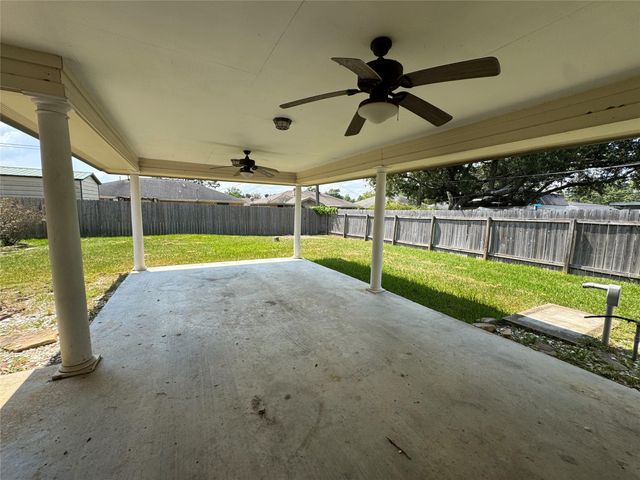 912 S 21st Street, Nederland, TX 77627
