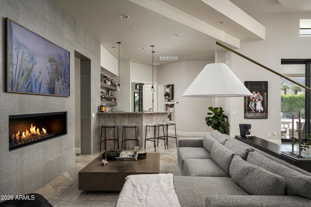 8700 N 55TH Place, Paradise Valley, AZ 85253