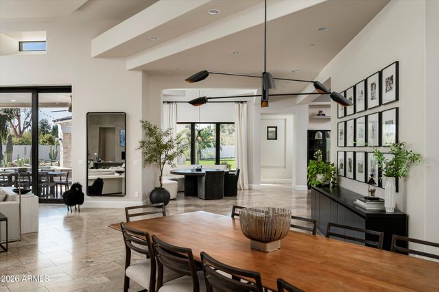 8700 N 55TH Place, Paradise Valley, AZ 85253