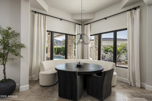 8700 N 55TH Place, Paradise Valley, AZ 85253