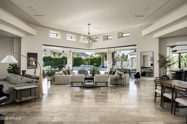 8700 N 55TH Place, Paradise Valley, AZ 85253