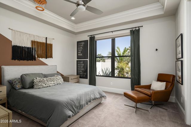 8700 N 55TH Place, Paradise Valley, AZ 85253