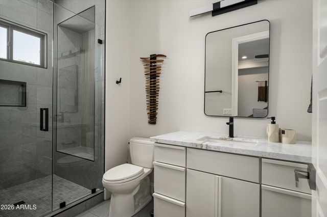 8700 N 55TH Place, Paradise Valley, AZ 85253