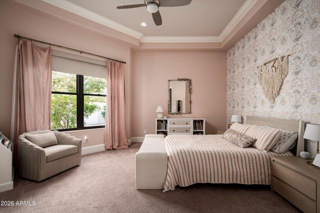 8700 N 55TH Place, Paradise Valley, AZ 85253