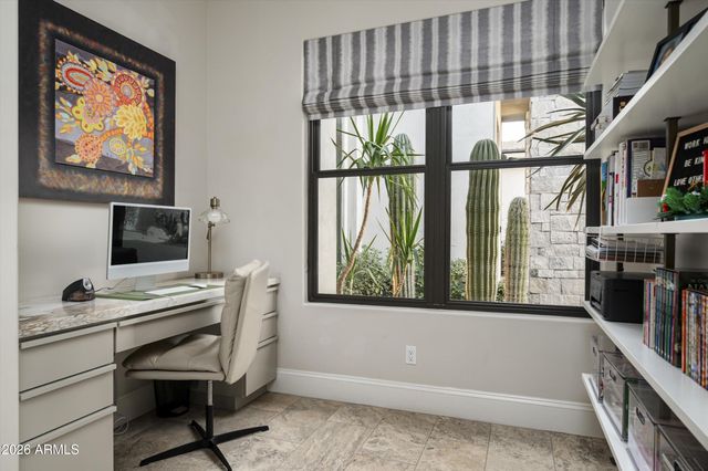 8700 N 55TH Place, Paradise Valley, AZ 85253