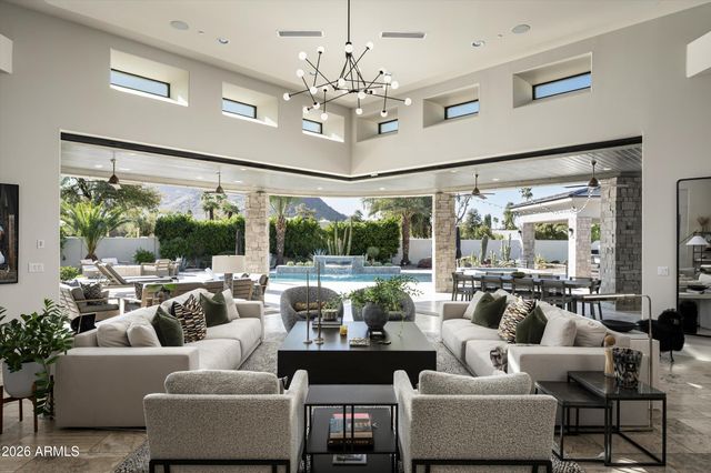 8700 N 55TH Place, Paradise Valley, AZ 85253