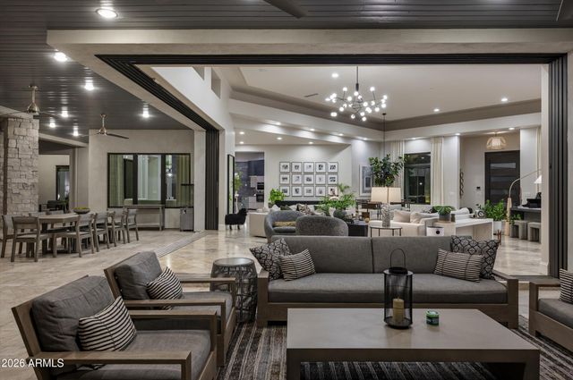 8700 N 55TH Place, Paradise Valley, AZ 85253