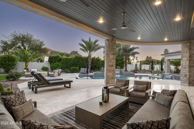 8700 N 55TH Place, Paradise Valley, AZ 85253