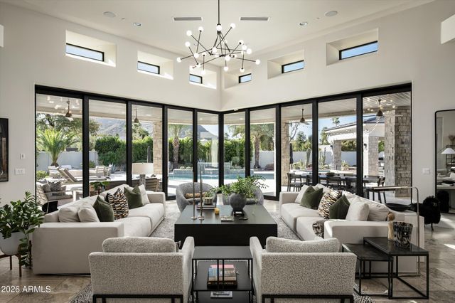 8700 N 55TH Place, Paradise Valley, AZ 85253