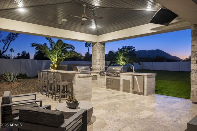 8700 N 55TH Place, Paradise Valley, AZ 85253