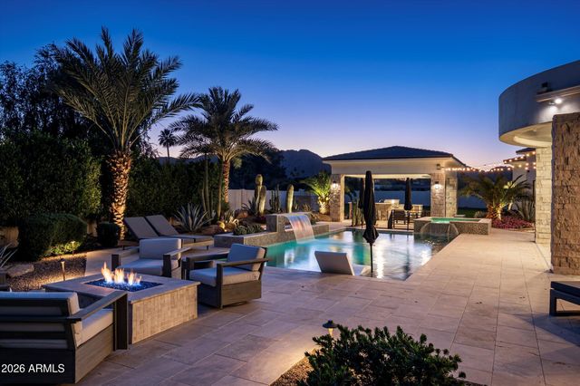 8700 N 55TH Place, Paradise Valley, AZ 85253