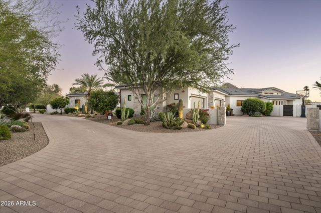 8700 N 55TH Place, Paradise Valley, AZ 85253