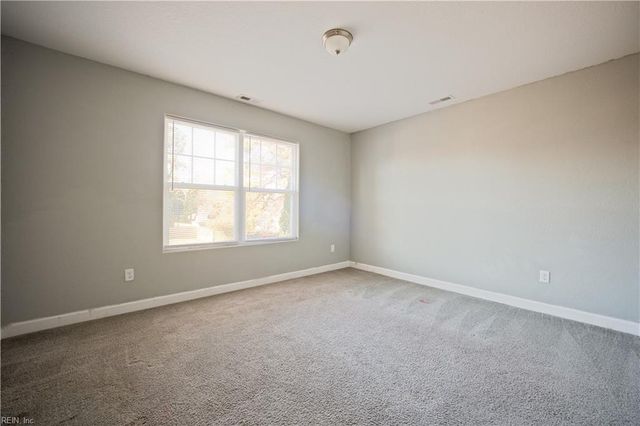 716 Gary LN, Hampton, VA 23669