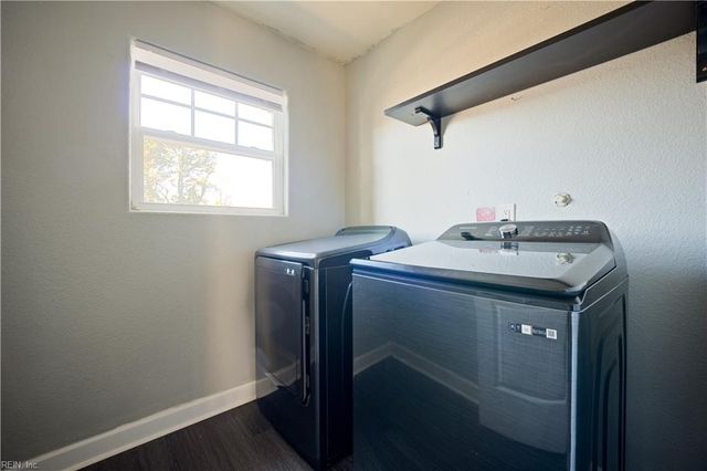 716 Gary LN, Hampton, VA 23669