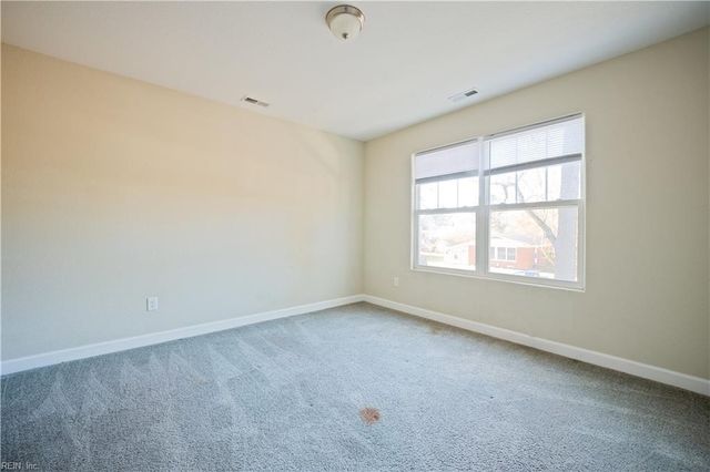 716 Gary LN, Hampton, VA 23669