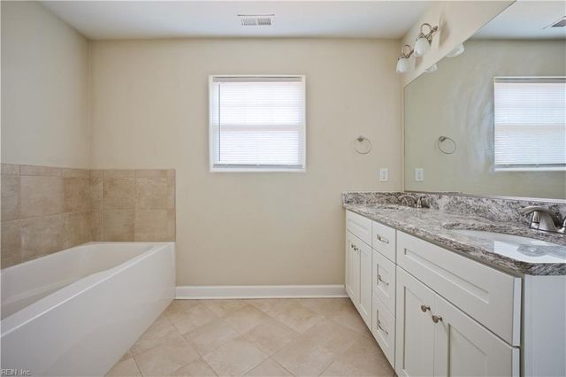 716 Gary LN, Hampton, VA 23669