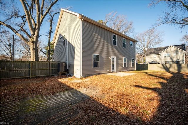 716 Gary LN, Hampton, VA 23669