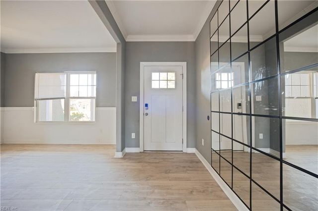 716 Gary LN, Hampton, VA 23669