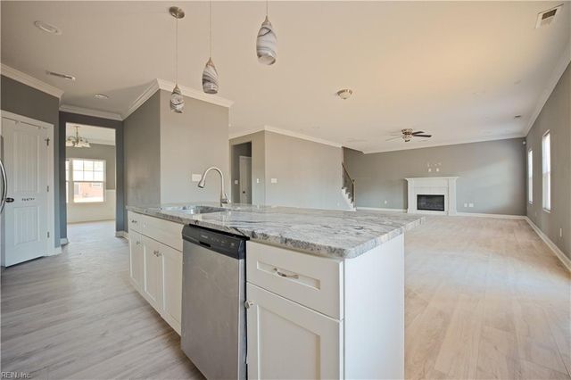 716 Gary LN, Hampton, VA 23669