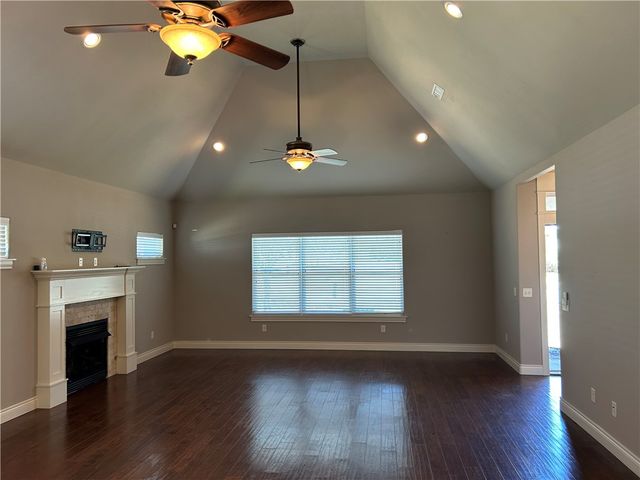 5912 W Willow Street, Rogers, AR 72758