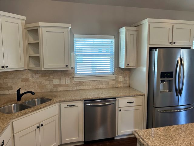 5912 W Willow Street, Rogers, AR 72758