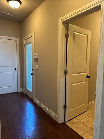 5912 W Willow Street, Rogers, AR 72758