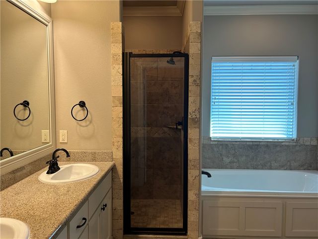 5912 W Willow Street, Rogers, AR 72758