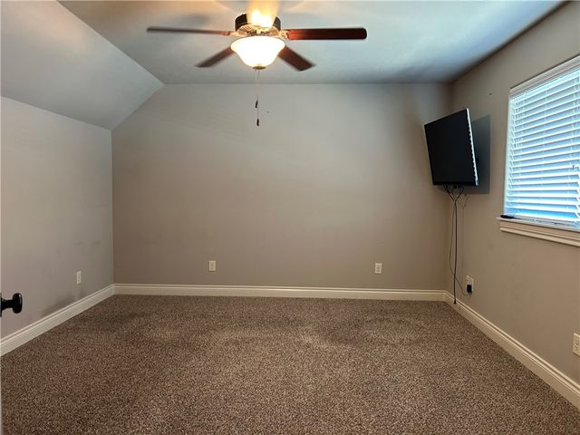 5912 W Willow Street, Rogers, AR 72758