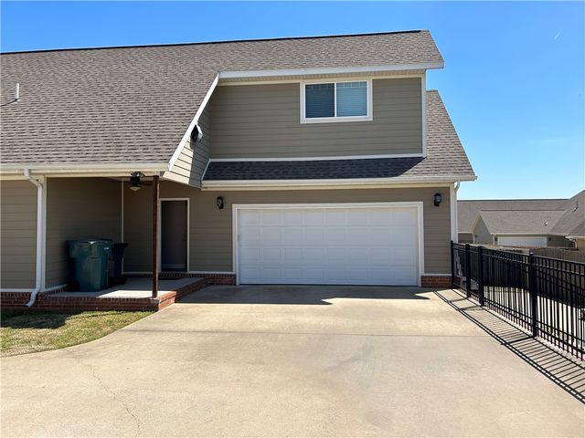 5912 W Willow Street, Rogers, AR 72758