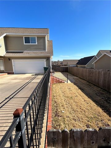 5912 W Willow Street, Rogers, AR 72758