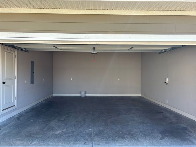 5912 W Willow Street, Rogers, AR 72758