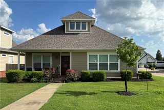 5912 W Willow Street, Rogers, AR 72758