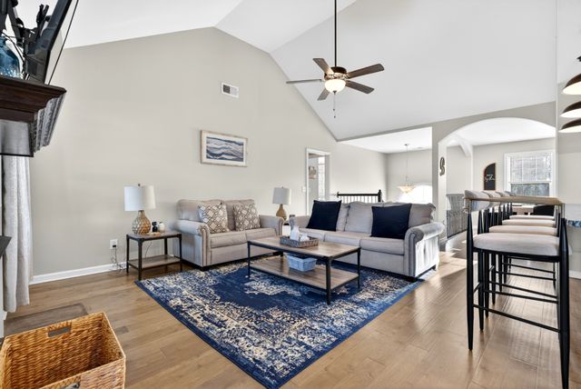 1585 Parkside Dr, Clarksville, TN 37042