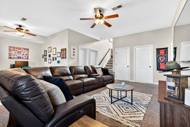 1585 Parkside Dr, Clarksville, TN 37042