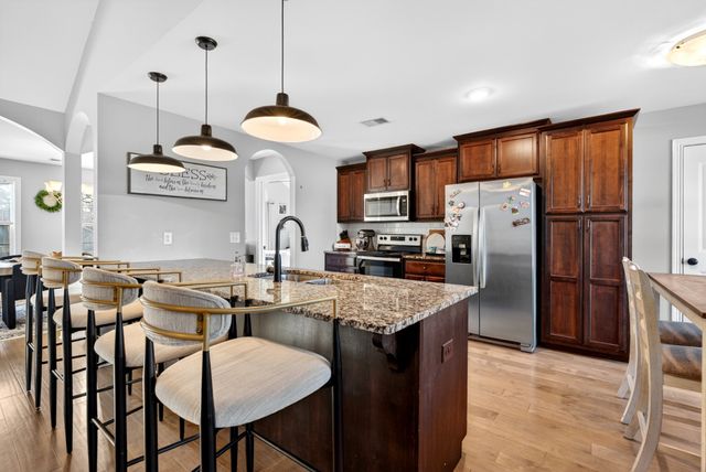 1585 Parkside Dr, Clarksville, TN 37042