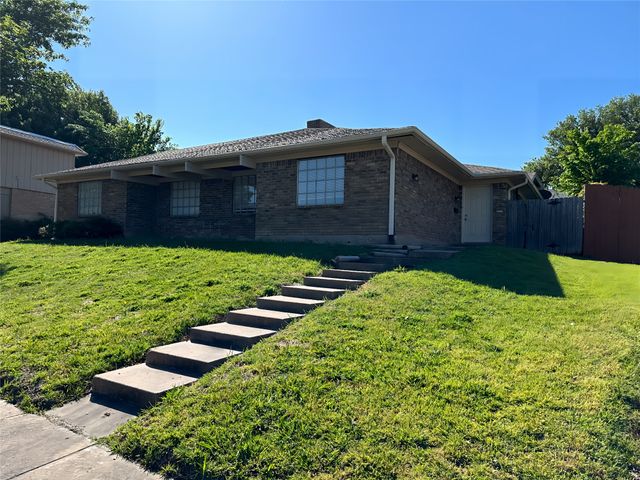2818 Golfing Green Drive, Farmers Branch, TX 75234