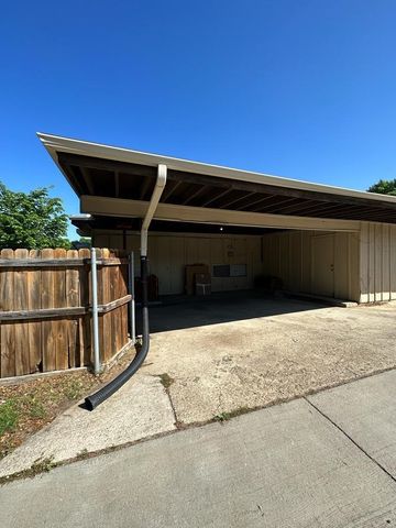 2818 Golfing Green Drive, Farmers Branch, TX 75234