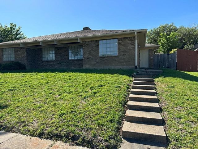 2818 Golfing Green Drive, Farmers Branch, TX 75234