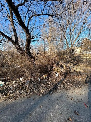 910 Northrup Avenue, Kansas City, KS 66101