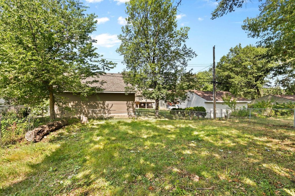 677 California Avenue E, Saint Paul, MN 55106 — photo 4
