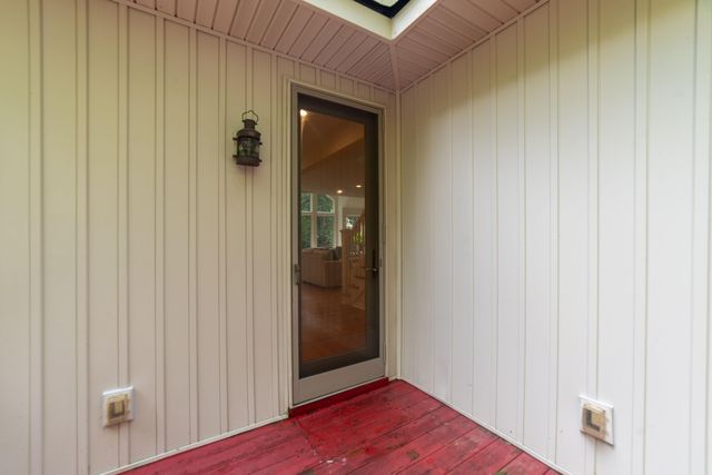 5654 Middle Creek Road, Ravenel, SC 29470