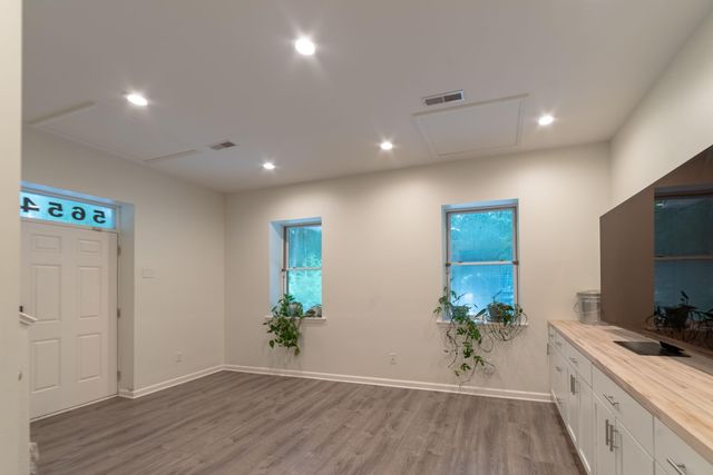 5654 Middle Creek Road, Ravenel, SC 29470