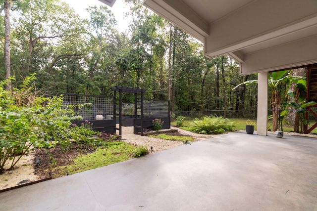 5654 Middle Creek Road, Ravenel, SC 29470