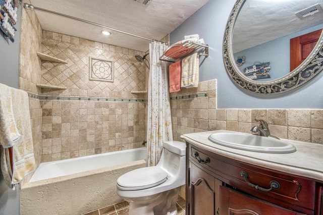 136 Lakeshore Drive 211, North Palm Beach, FL 33408