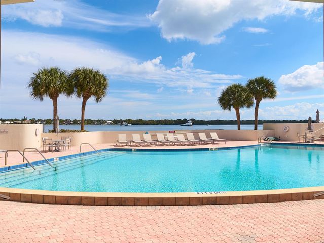 136 Lakeshore Drive 211, North Palm Beach, FL 33408