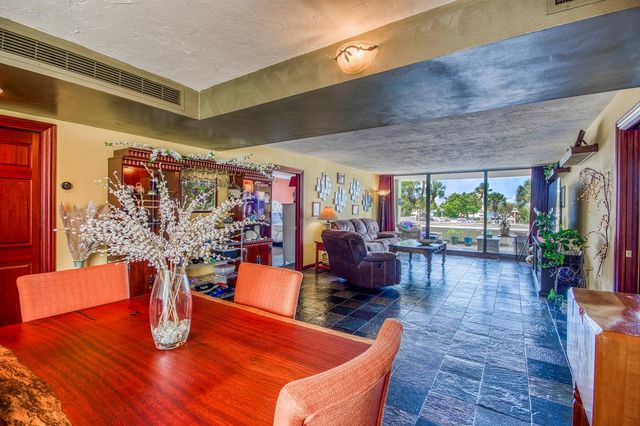 136 Lakeshore Drive 211, North Palm Beach, FL 33408