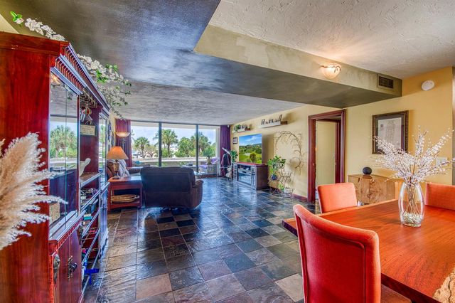 136 Lakeshore Drive 211, North Palm Beach, FL 33408