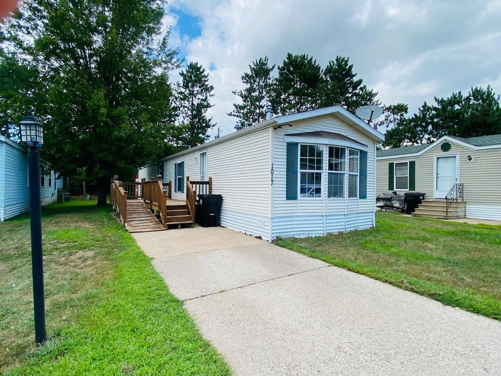1017 Meadow Lane NE, Ham Lake, MN 55304 — photo 2